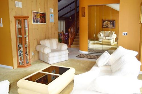 9 Rolling Hills Dr, Panamoka NY  11961-2305 exterior