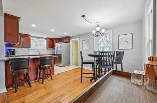 141 Cedarhurst Ln, Milford CT  06461-2721 exterior