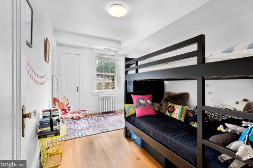 3638 Jenifer St, Washington DC 20015-1806 exterior