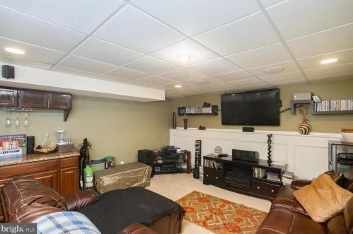 59 Greenbrook Dr, Columbus NJ  08022-2323 exterior