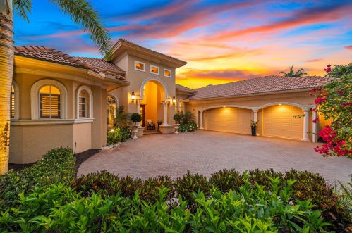 3828 Mahogany Bend Dr, Naples FL  34114-6425 exterior