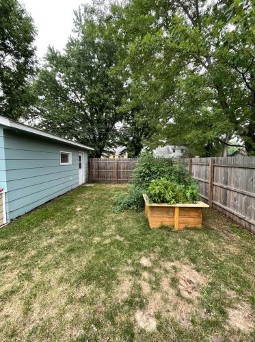 615 Washburne Ave, Paynesville MN  56362-1731 exterior