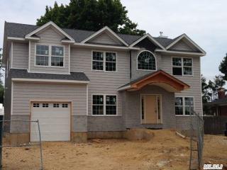 66 Forest Dr, Muttontown, NY 11753-2308