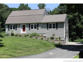 64 Smoke Rise Cir, Waterbury, CT 06712-1063
