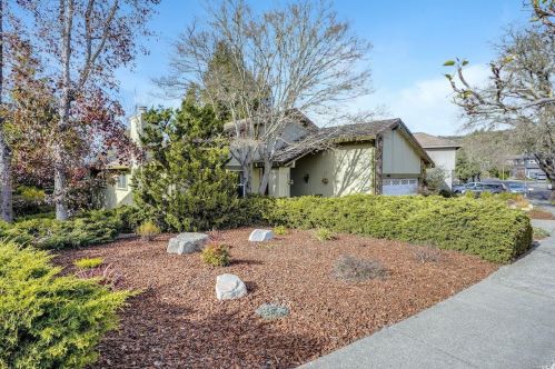 4880 Parktrail Dr, Santa Rosa, CA 95405-7955