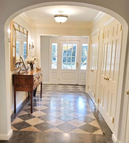 175 Long Lots Rd, Westport CT  06880-4017 exterior