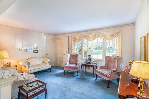 18 Winters St, Oakland NJ  07436-2623 exterior