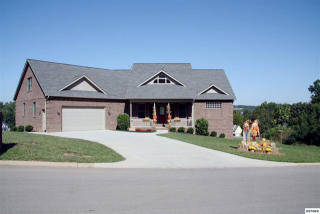 2451 Whisper Creek Dr, Friendsville, TN 37737-2549