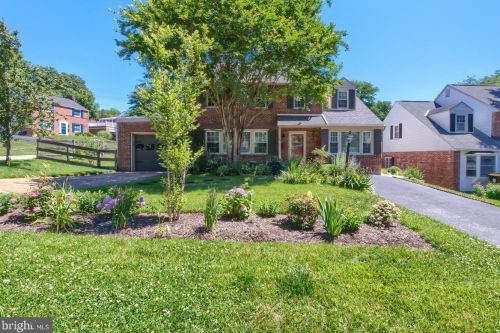 19 Stockwell Rd, Wilmington, DE 19809-3417