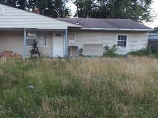 53 Mistletoe Ln, Levittown, PA 19054-2032