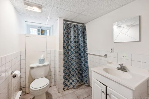 5 Van Buren Cir, Stamford CT  06906-2421 exterior