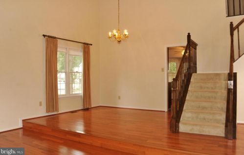 8659 Pohick Forest Ct, Springfield VA  22153-2444 exterior