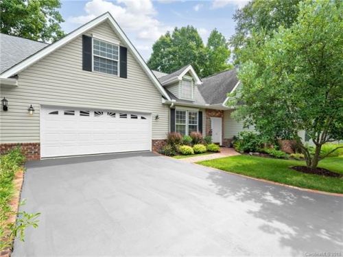 108 Silverrod Ln, Asheville, NC 28803-8674