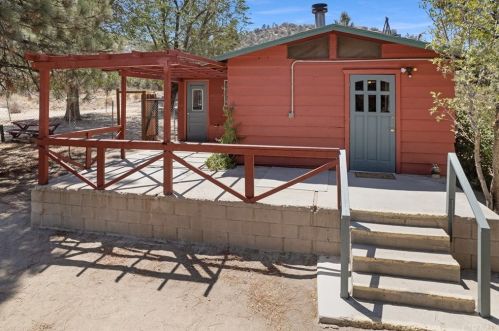 7300 Wild Horse Canyon Rd, Wrightwood, CA 92397-9677