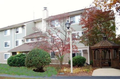 24 Union Dr, North Kingstown RI  02852-2785 exterior