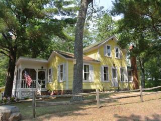 8255 Northern Rd, Minocqua, WI 54548-9127