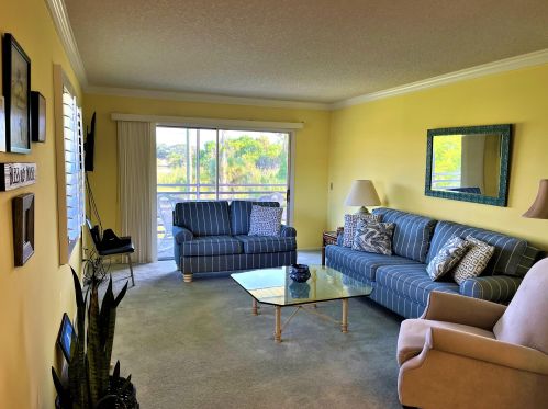 4 Vista Gardens Trl, Vero Beach, FL 32962-1748