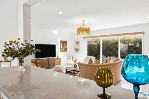 1840 Sandcliff Rd, Palm Springs CA  92264-4844 exterior