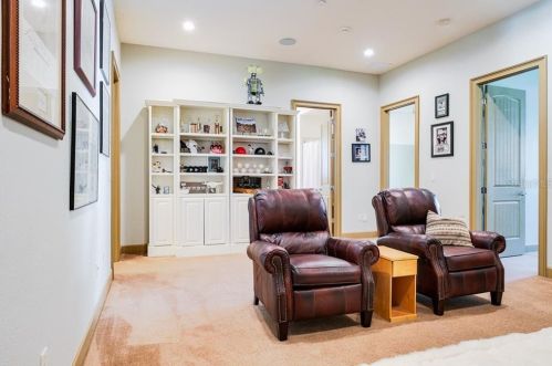 583 Lora Ln, Tarpon Springs FL 34688-9058 exterior