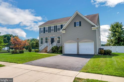 427 Arnold Dr, Florence, NJ 08518-4005