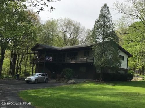 108 Willow Ln, Cresco, PA 18326-7456