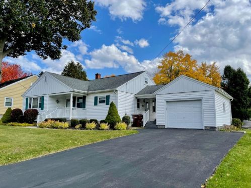 430 Maple St, Grove City, PA 16127-2308