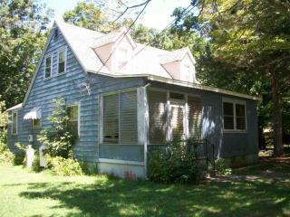 14 Gatzmer Ave, North Dennis, NJ 08214-9003