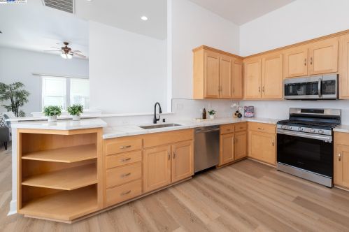 277 L St, Livermore CA  94551-8001 exterior