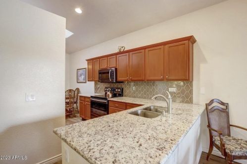 6844 32nd Pl, Phoenix, AZ 85042-6133