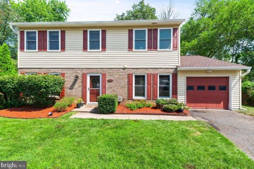 805 Dulles Ct, Herndon, VA 20170-3817