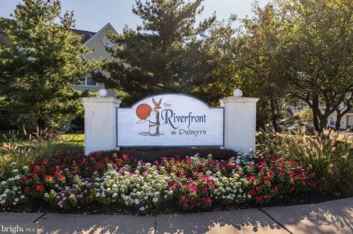 6504 Riverfront Dr, Palmyra NJ  08065-2145 exterior