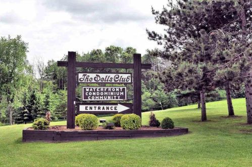 1 Fir Trl, Wisconsin Dells WI  53965-8848 exterior