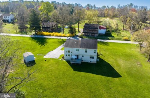 2015 School Rd, Pottstown PA  19465-8849 exterior