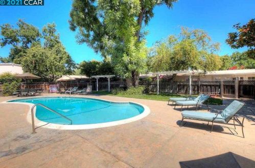 843 Division St, Pleasanton CA  94566-6511 exterior
