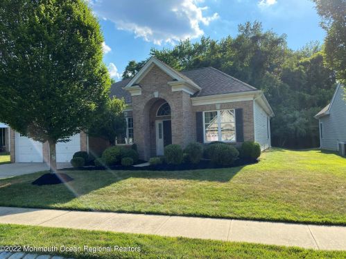 10 Quincy Ct, East Freehold NJ  07728-9251 exterior