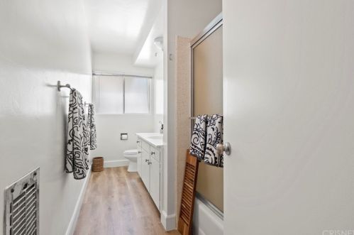 3653 El Caminito, Glendale CA 91214-1716 exterior