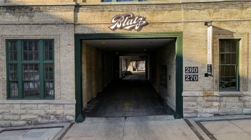 270 Highland Ave, Milwaukee WI  53202-6603 exterior