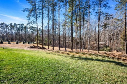 4010 Mackenzie Dr, Haw River NC  27258-9050 exterior