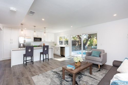 4137 Auburn Ave, Oceanside CA  92056-6018 exterior