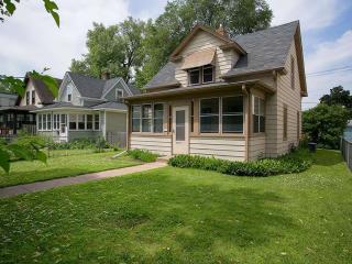 3724 Cedar Ave, Minneapolis, MN 55407-2939
