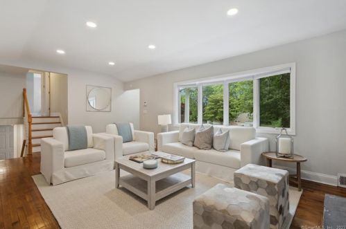 23 Brighton Pl, Stamford CT  06902-2501 exterior