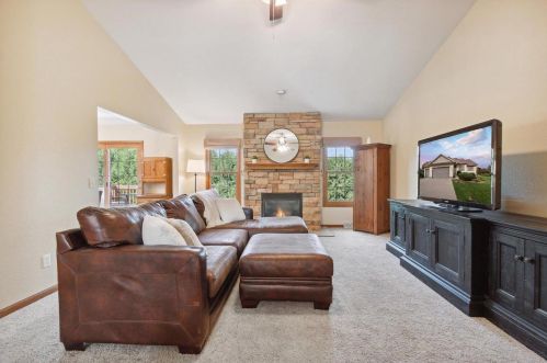 1150 Fieldcrest Dr, Edgerton, WI 53534-2063