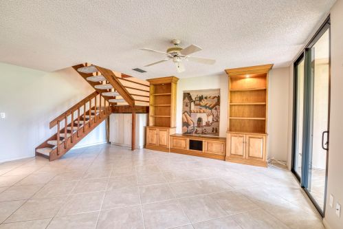 808 Windermere Way, West Palm Beach FL  33418-7170 exterior