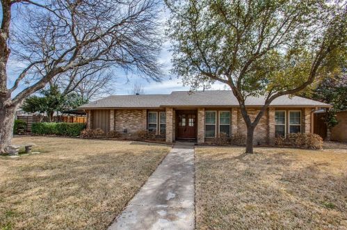 729 Pleasant Valley Ln, Richardson, TX 75080-1546