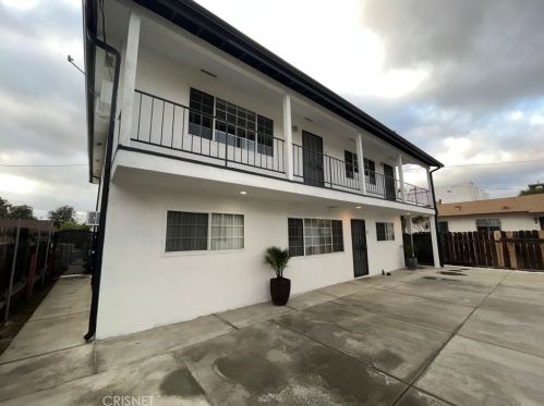 1712 Cherry Ave, Long Beach CA  90806-5821 exterior