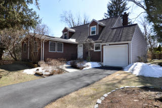 35 Wildwood Ln, Ardsley, NY 10502-1205