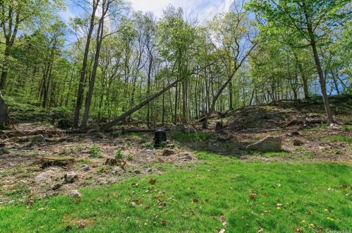 297 Bramertown Rd, Tuxedo Park NY  10987-3011 exterior