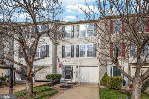 9078 Falcon Glen Ct, Bristow VA  20136-5739 exterior