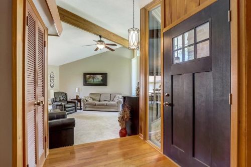 5237 20th St, Milwaukee WI 53233-2548 exterior