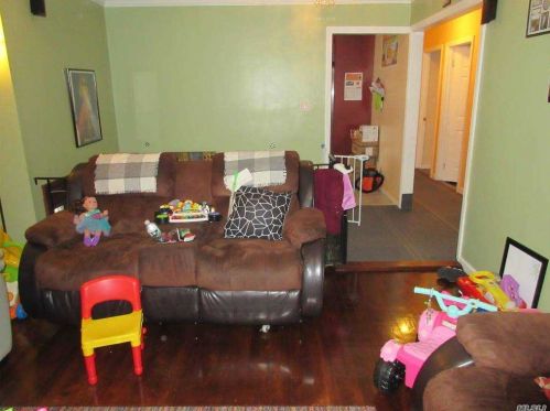 60 Patton Ave, Wheatley Heights NY  11798-4211 exterior